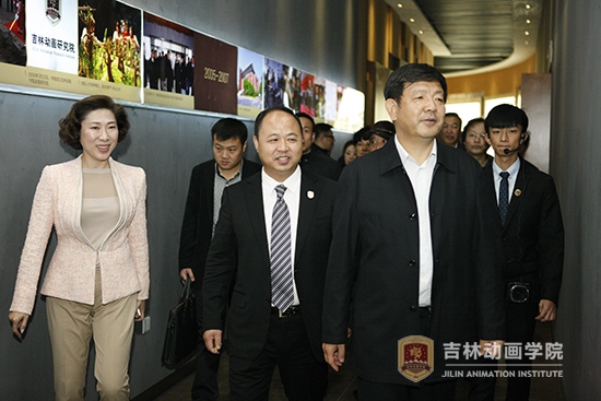 2必赢565net官网董事长郑立国、副董事长刘欣陪同省政协副主席支建华和部分提案人员对我院进行了实地视察.JPG
