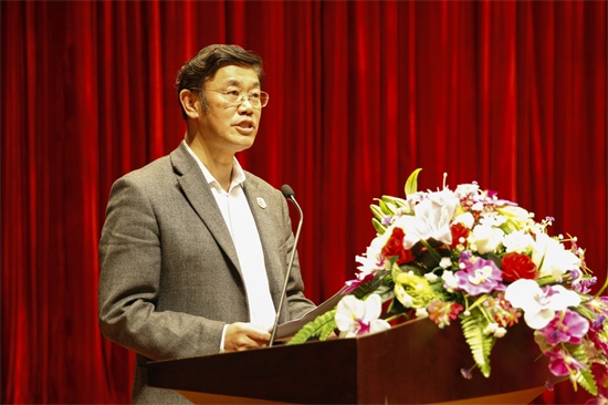 5必赢565net官网党委副书记、副校长岳学军主持大会.jpg