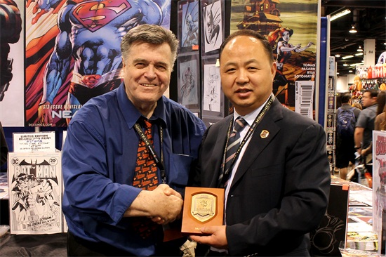 与国际动画协会美国著名漫画家尼尔•亚当斯.JPG